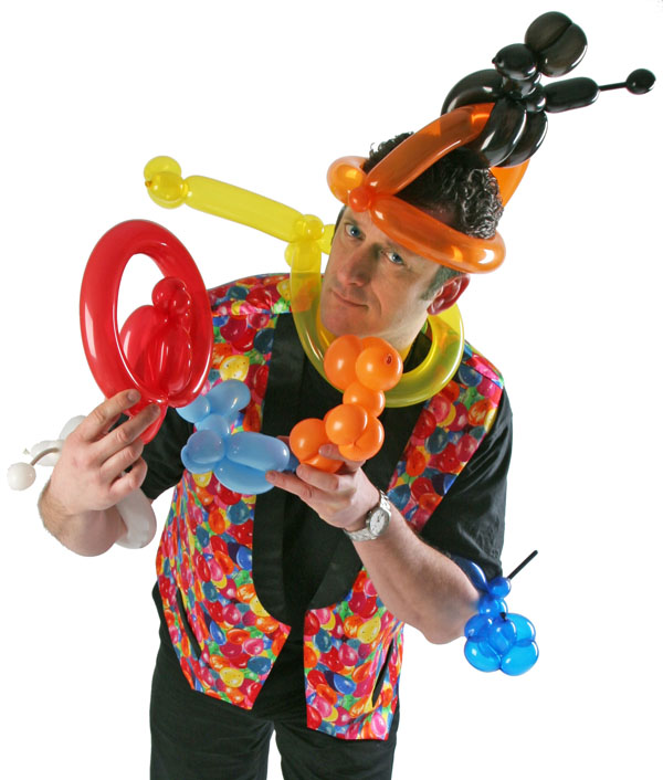 Luftballon-Clown mit Luftballonmodellage des Luftballon-Künstler Bobby Balloon - die beste Luftballon-Show für große und kleine Kinder auf Kinder-Events und mehr!